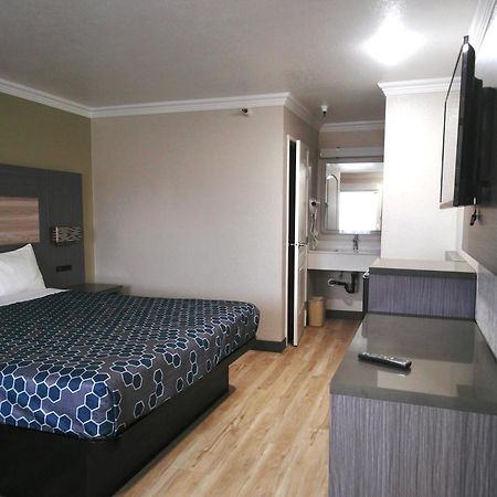 Americas Best Value Inn-Rialto Exterior photo