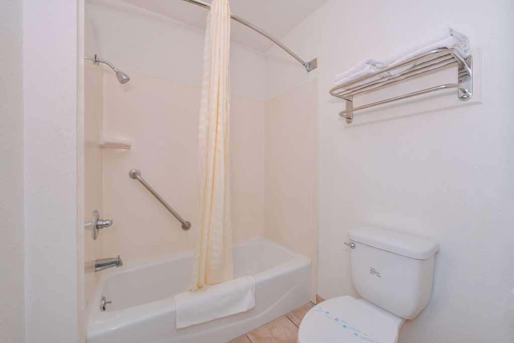 Americas Best Value Inn-Rialto Room photo