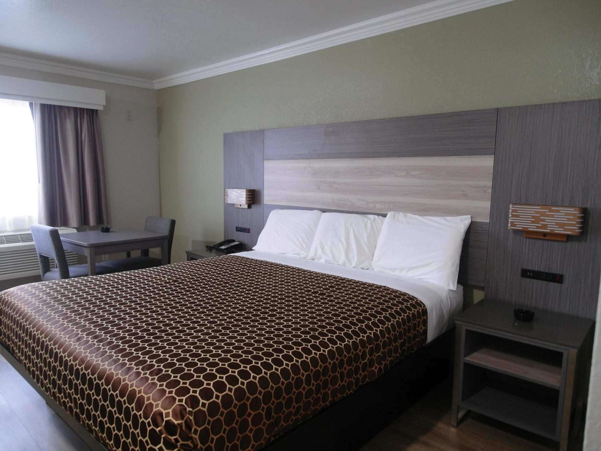 Americas Best Value Inn-Rialto Exterior photo