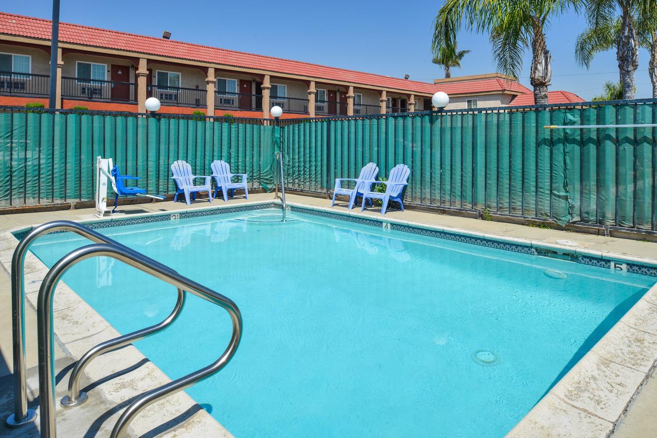 Americas Best Value Inn-Rialto Exterior photo